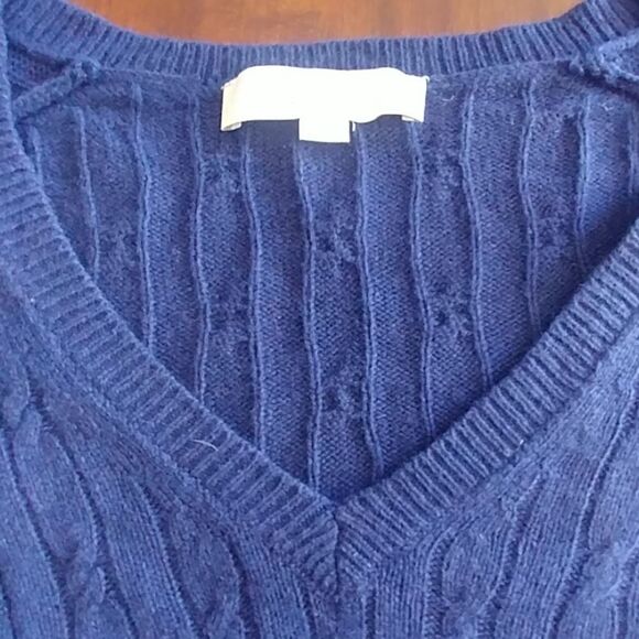 Loft Cable Knit V-neck Sweater - Picture 2 of 5